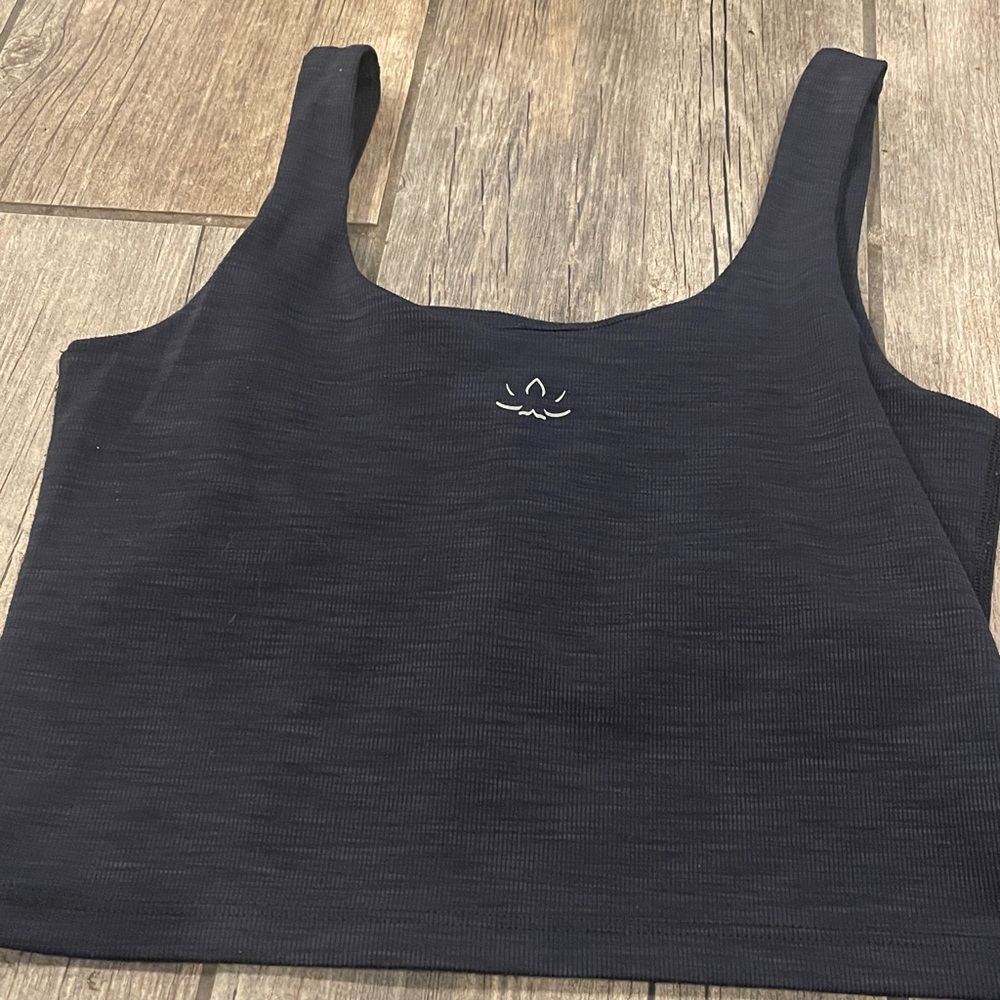 Beyond yoga cropped tank - Picture 3 of 4